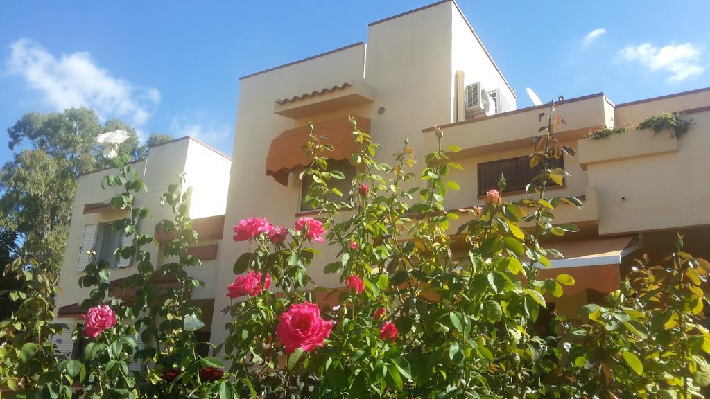 Hotel Domomea Quartu SantʼElena Exterior foto